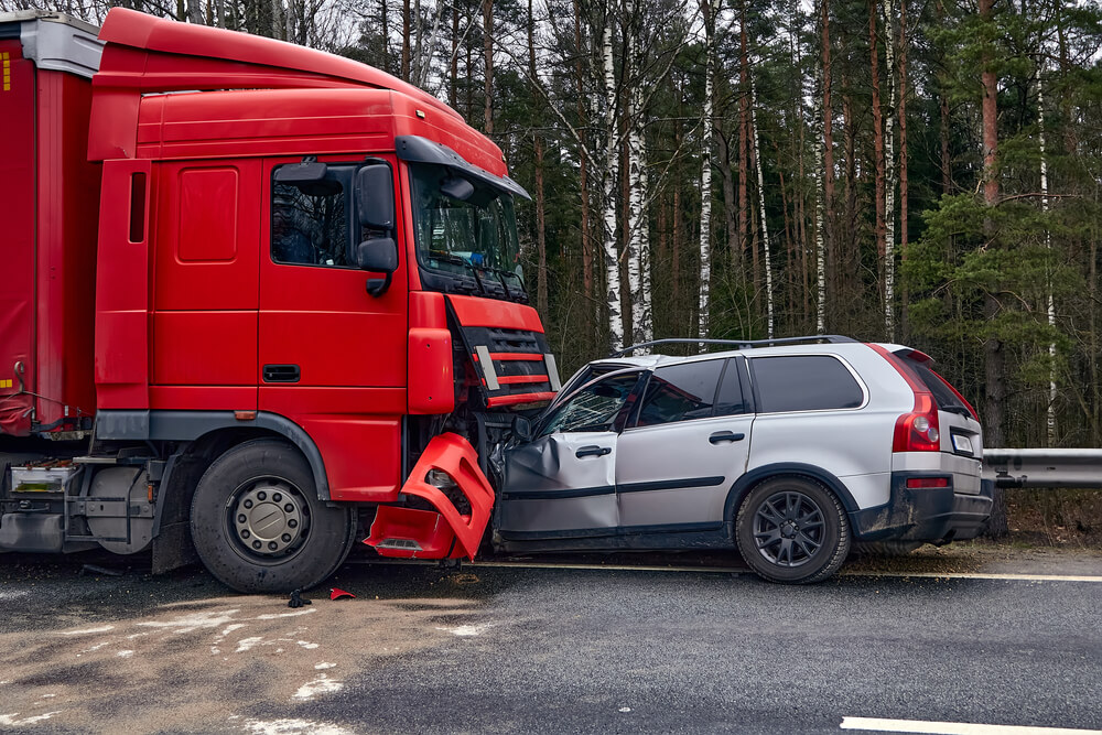 commercial truck collided with vehicle